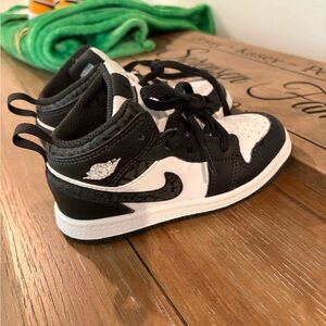 Kids/Toddler Jordan’s size 9c BNWOB